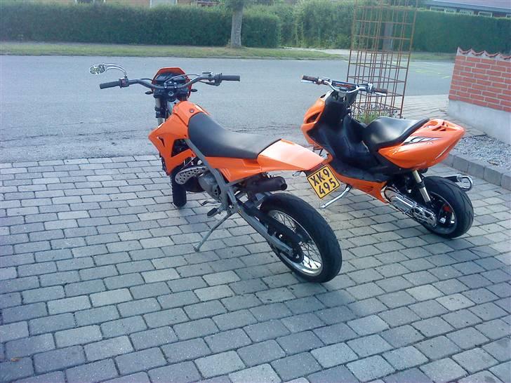 Gilera smt lc dd - min hverdags knallert og bane maskine i helt samme farve:P billede 16