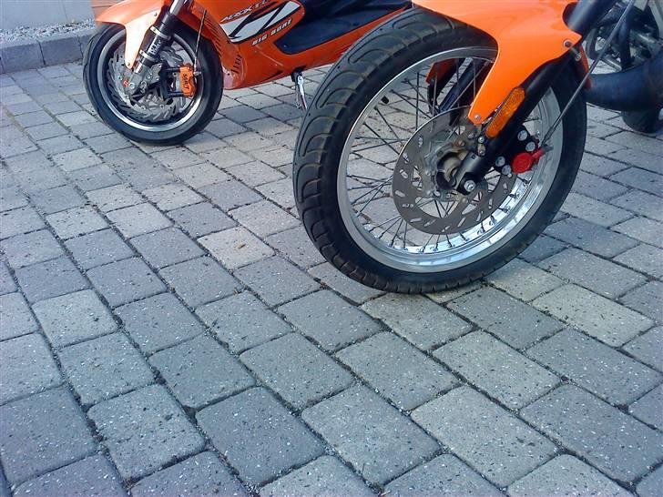 Gilera smt lc dd - min hverdags knallert og bane maskine i helt samme farve:P billede 17