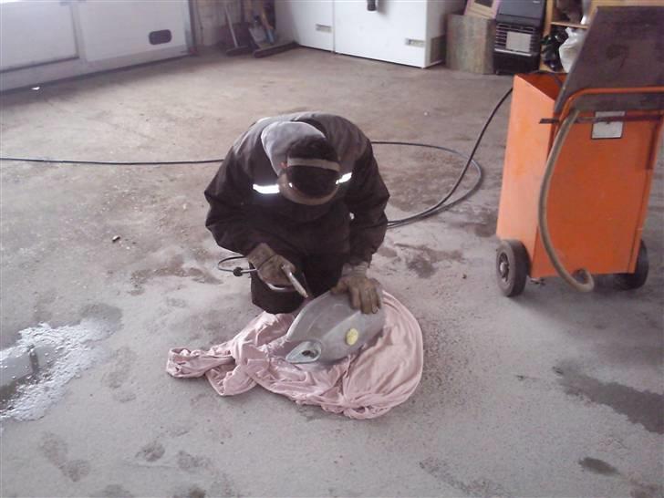 Puch monza til sælg byd - niko er i gang med sandbælse tanken billede 1