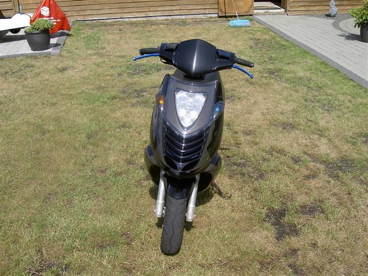 Aprilia sonic SOLGT - billederne er taget d. 11/7-2010 .. pånær det første billede billede 2