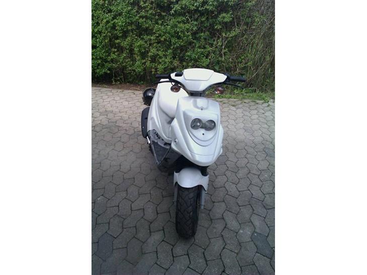 {{currentPhoto.altText}} billede {{currentPhoto.number}}