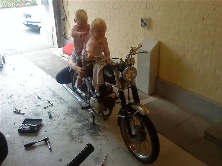 Yamaha fsi solgt - fars to tøsser billede 16