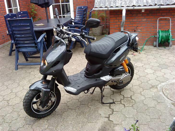 PGO pmx naked carbon billede 2