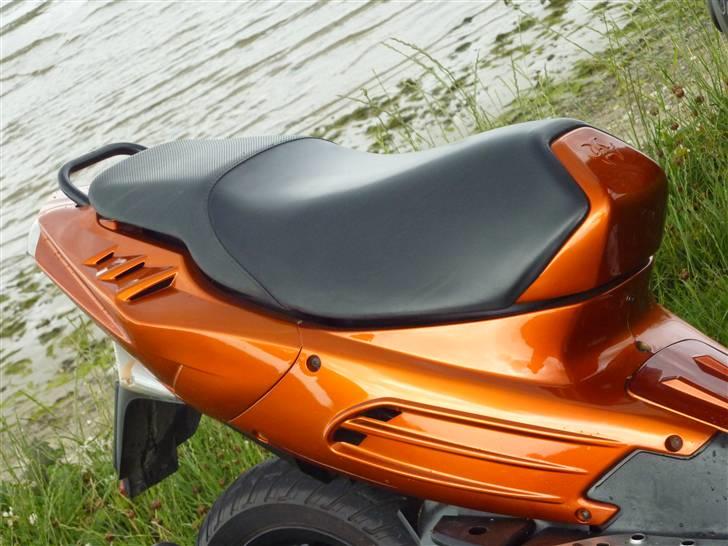 Peugeot Speedfight 2 Alu Tyren. billede 3