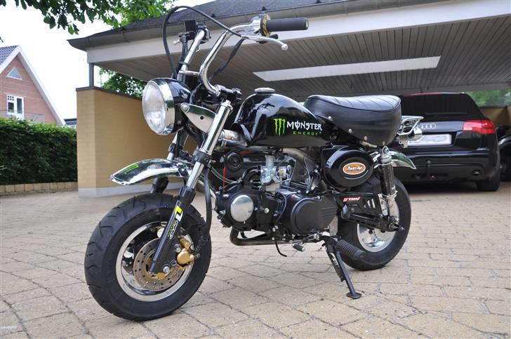 Skyteam monkey SOLGT billede 1