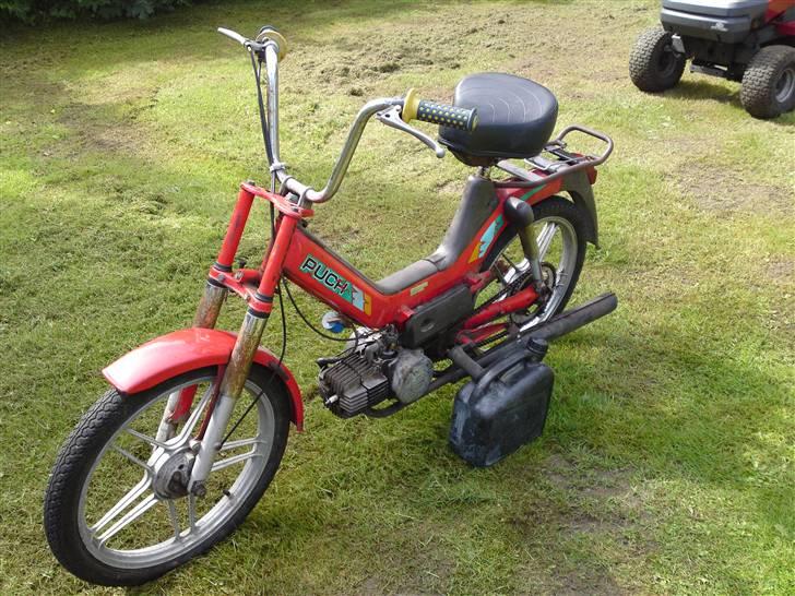 Puch Maxi P1 *projekt* - Lettere slidt at se på, alt krom skal poleres op så det står flot igen.. :) billede 1