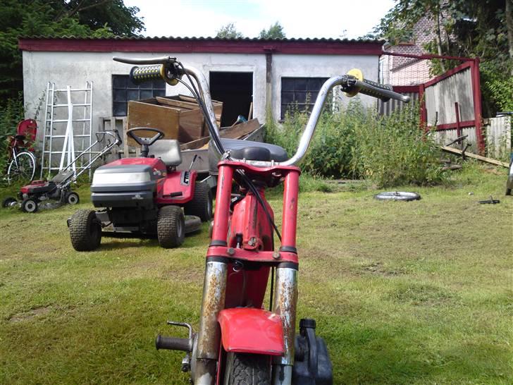 Puch Maxi P1 *projekt* - Her kan man lige se knappen jeg har lavet til at stoppe den med.. :) billede 8