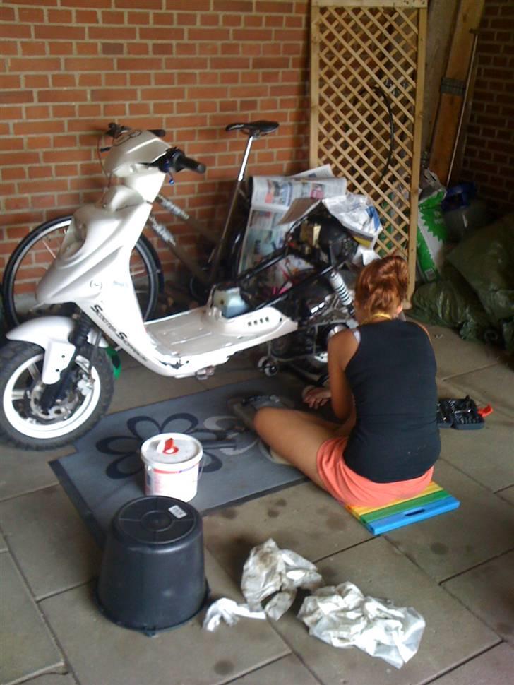 PGO Hot Dirty - Min Kæreste der skruer kickstarter-skjold af :p billede 15