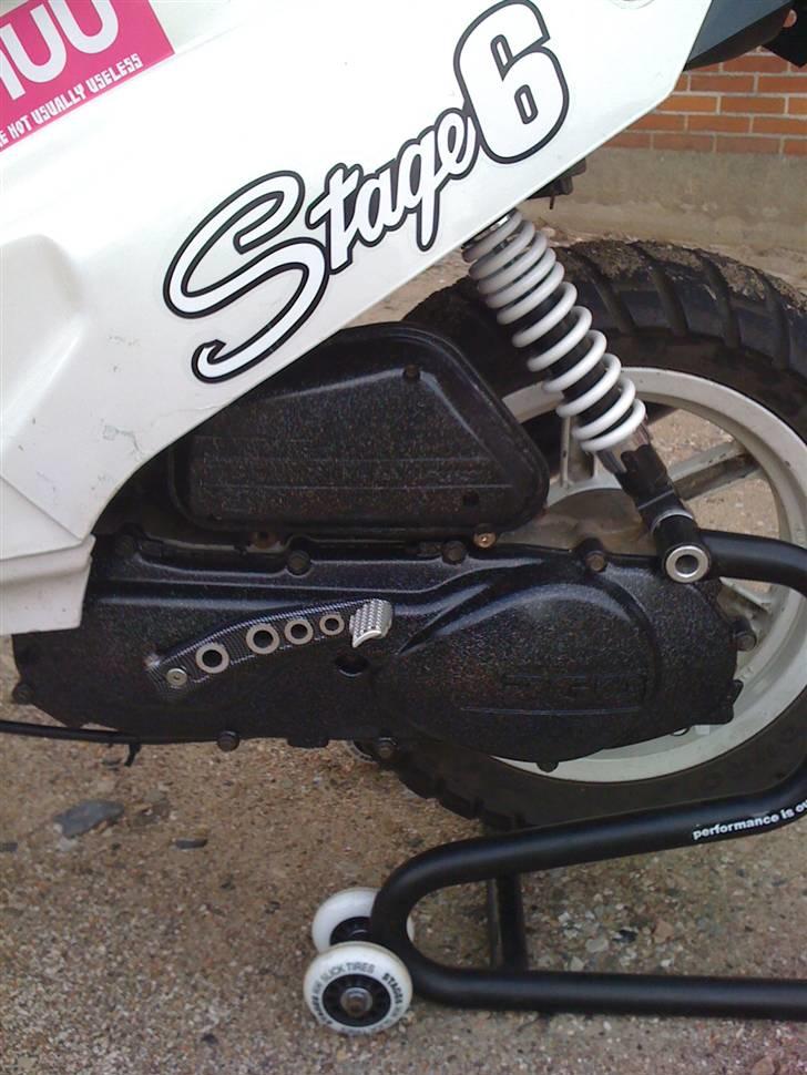 PGO Hot Dirty - Det færdige resultat af kick skjold og luftfilter :) malet af mig selv  billede 17