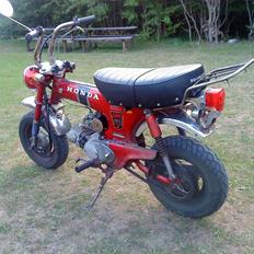 Honda dax st50 