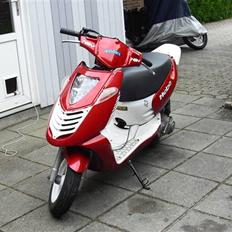 Aprilia Sonic Blue top 
