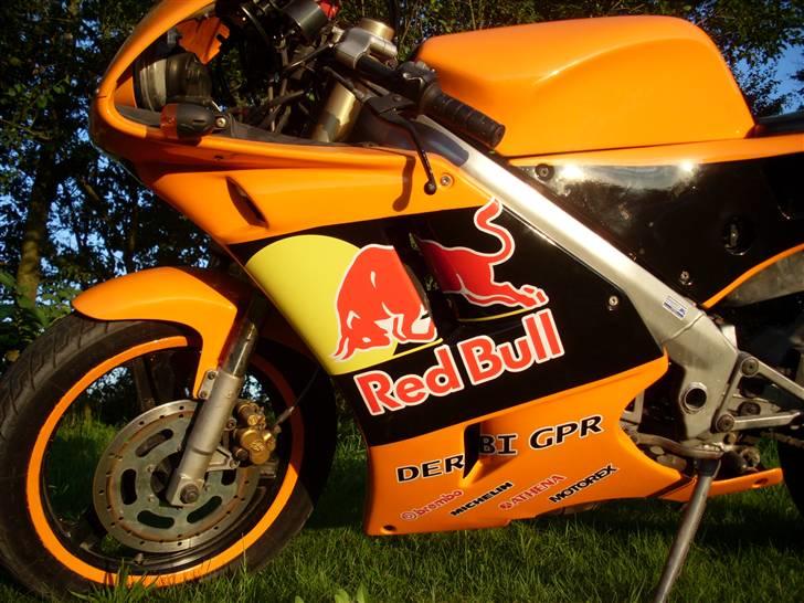 Derbi gpr REDBULL - se mig jeg leger stor RACER billede 5