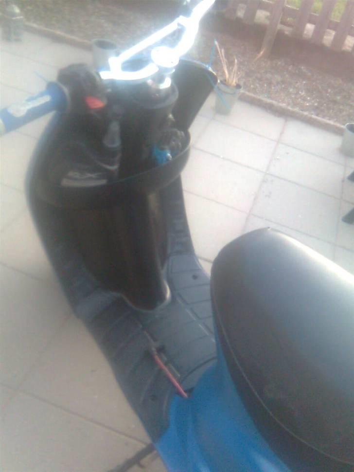 Piaggio Zip - Byttet  - utrolig dårlig kvalitet på billederne, nye kommer. billede 4