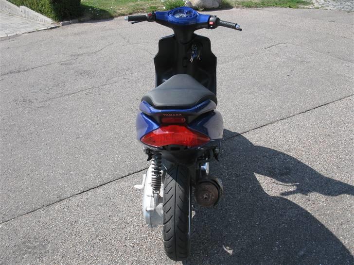 Yamaha JogR - Så blev skjoldene plus dørkplade sat på (:! billede 2
