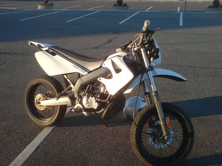 Derbi senda. solgt billede 1