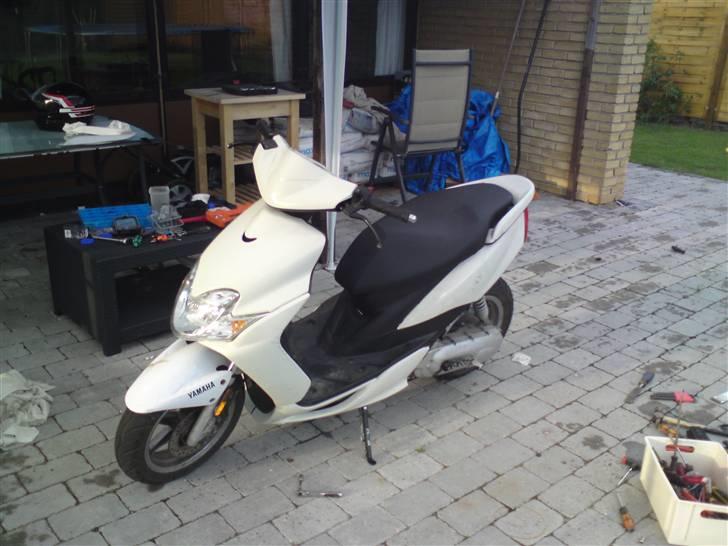 Yamaha jog r hvid (EFTER)   [Tidl. scooter]  billede 1