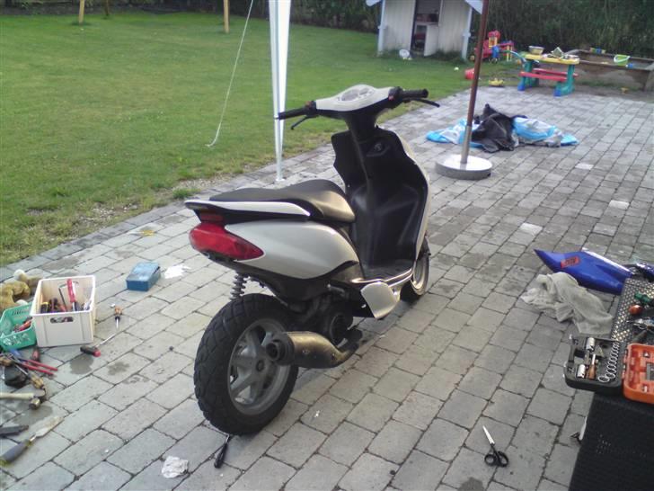 Yamaha jog r hvid (EFTER)   [Tidl. scooter]  billede 3