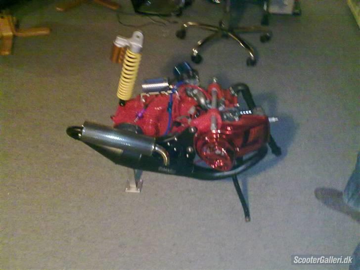 PGO pmx naked billede 3