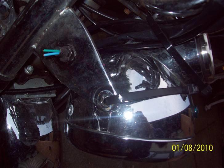 Honda Monkey skyteam "SOLGT" - skjoldet rundt om bolden er knækket sidder sammen med streps nu. billede 4