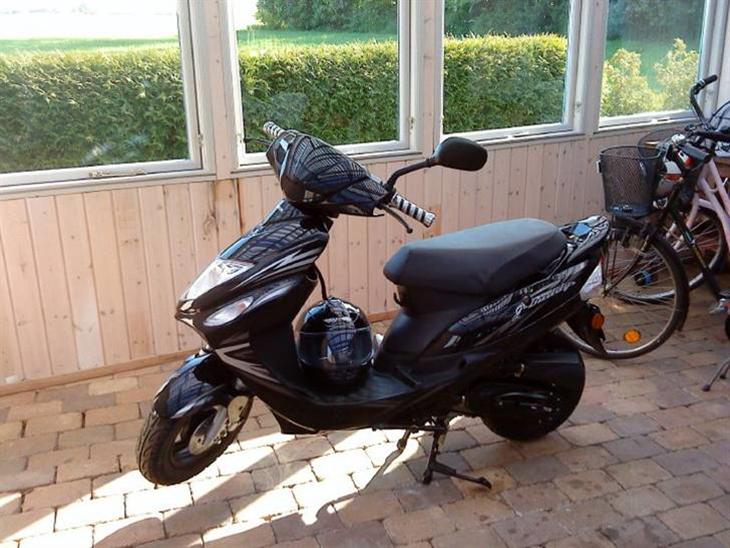 {{currentPhoto.altText}} billede {{currentPhoto.number}}