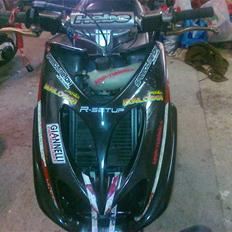 Yamaha Aerox (Piraten)