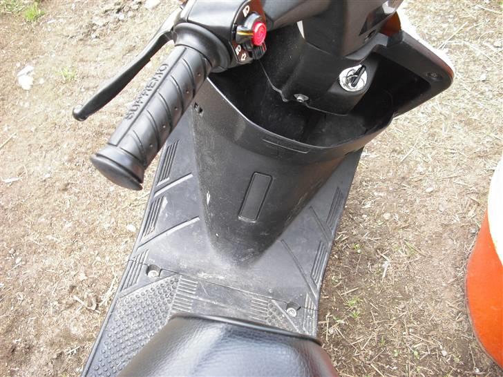 Yamaha jog Solgt billede 6