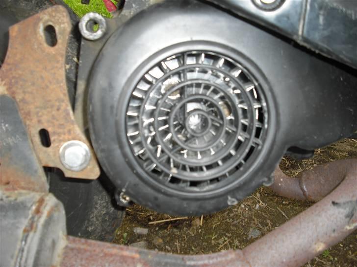 Yamaha jog Solgt billede 9