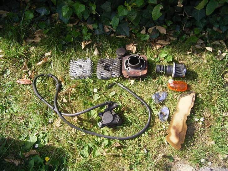 Piaggio Typhoon solgt - reservedele til scooteren bla std cyllekit, bremsekaliber. billede 12