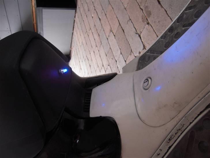 Aprilia Rally Solgt - Det Lyser godt når det er mørkt :)  billede 3