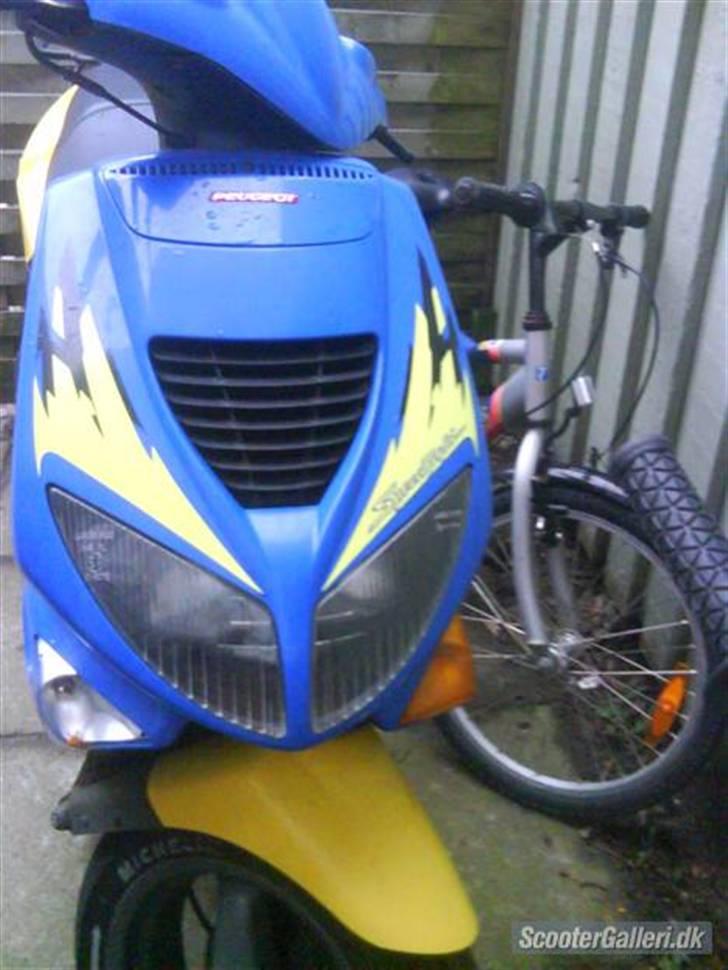 Peugeot brændt - sådan så den ud inden vi brændte den af :D billede 1