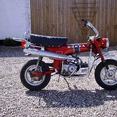 Honda DAX