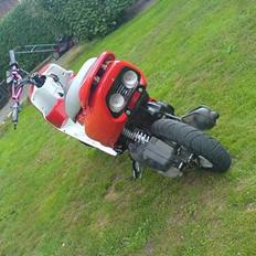 Honda SFX (Ferrari Rød) :D