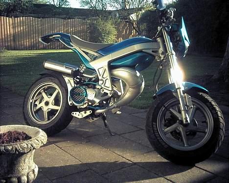 Suzuki Street Magic SOLGT billede 1