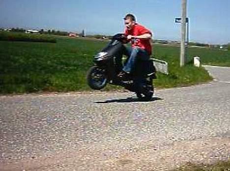 Yamaha Jog Space [SOLGT] - jaah den kan sku godt komme på baghjul, sry kvali billede 5