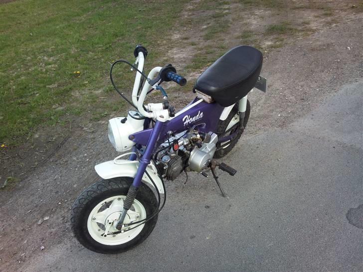 Honda ST50 DAX billede 3