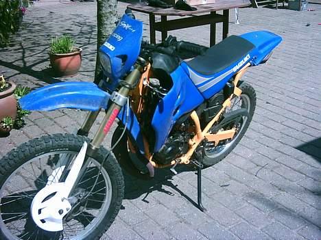 Suzuki SMX 50 SOLGT - Nymalet stel billede 8