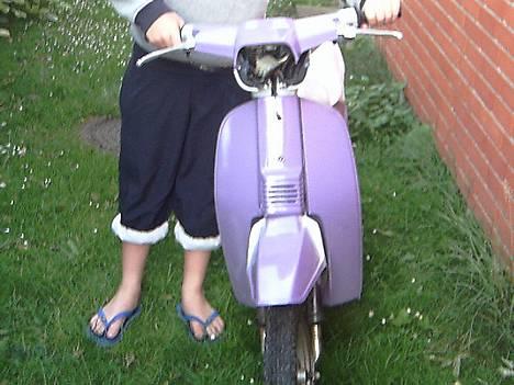 Honda melody Solgt - lygten fik jeg ikke lige sat i! er igang med er male øjnskygge billede 5