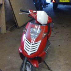 Aprilia sonic gp solgt