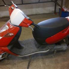 Aprilia sonic gp solgt