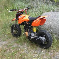 Suzuki Street KTM ( Solgt)