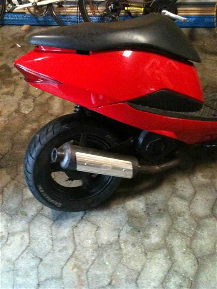 Suzuki estilete SOLGT billede 2