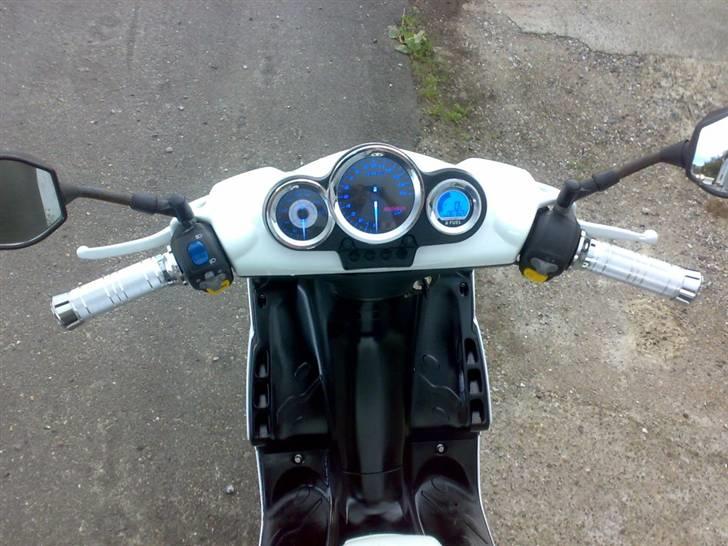 Peugeot Speedfight 2 -SOLGT- billede 9