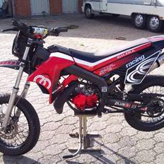 Gilera smt Leovince V6*SOLGT*