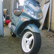 Peugeot speedfight 2 (SOLGT)