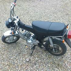 Skyteam Dax 125cc // SOLGT