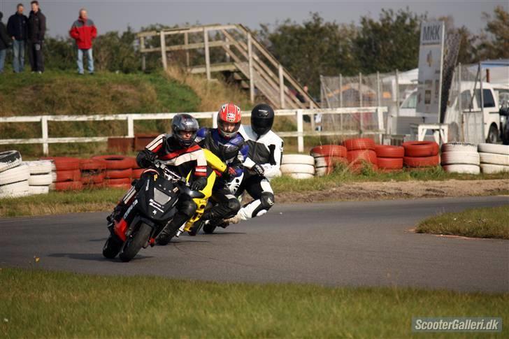 Yamaha aerox / axis hugget op se annoncer - handyret på banen til HSW ll 2010 :) billede 3