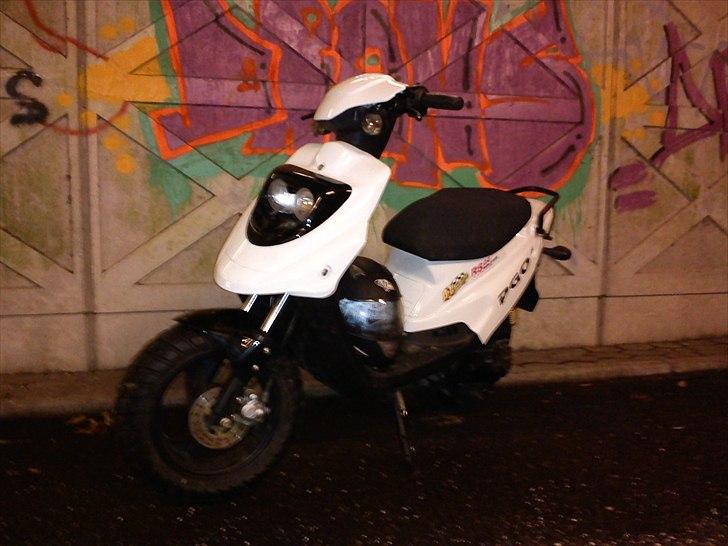 PGO Hot 50 Special Model !!SOLGT!! - Skråt forfra billede 1