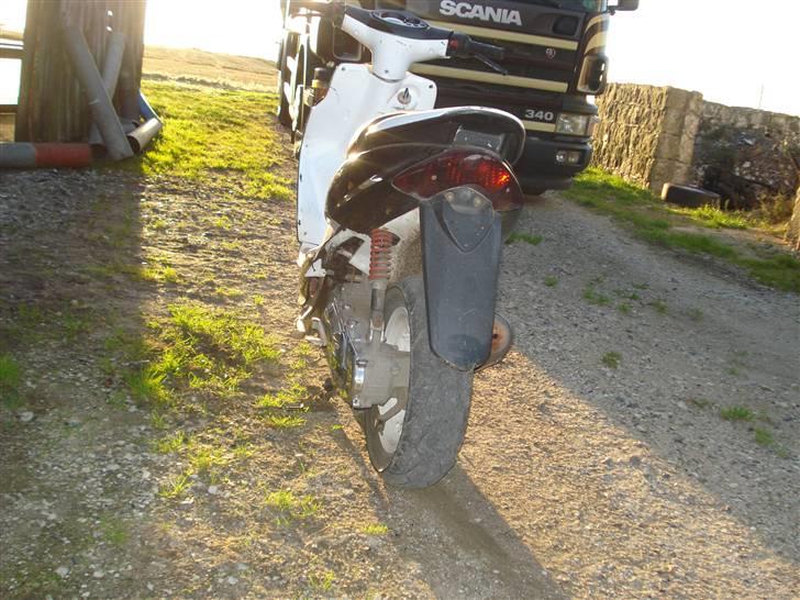 Yamaha jog r solgt billede 4