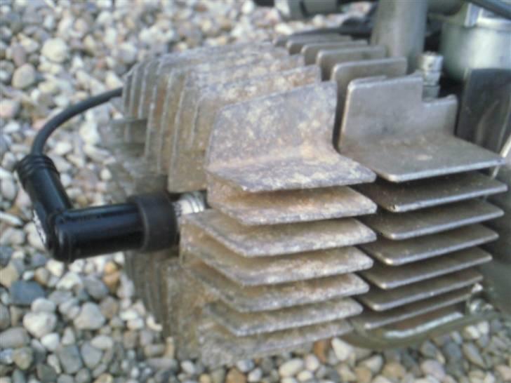 Puch Maxi K Solgt! - Fik skiftet topstykke, men har kun kørt 15km. ellers havde det bare lagt i en kasse. (Derfor er den ikke så køn) billede 13