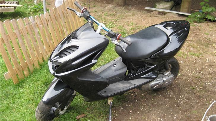 Yamaha aerox (solgt) billede 2